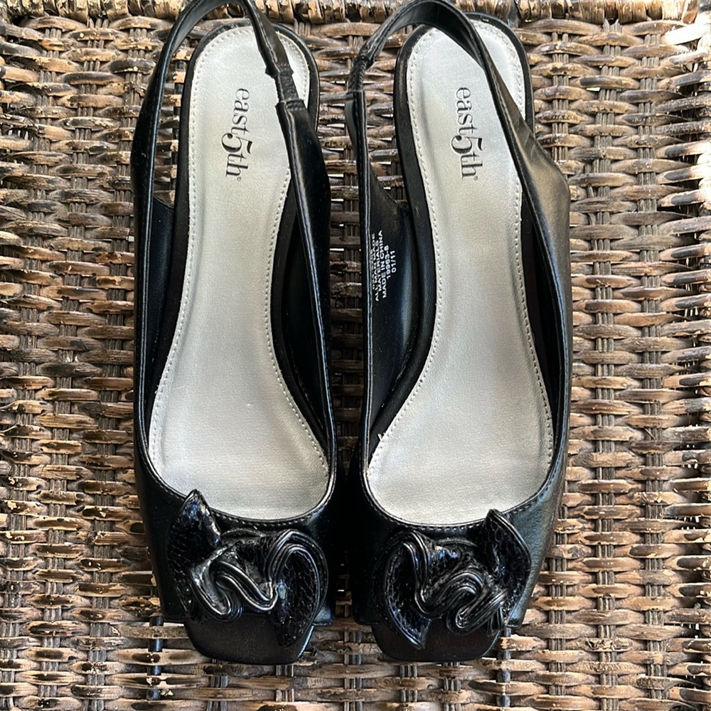 EAST 5TH women’s black sling‎ back low wedge heel open toe sandal size 7.5
